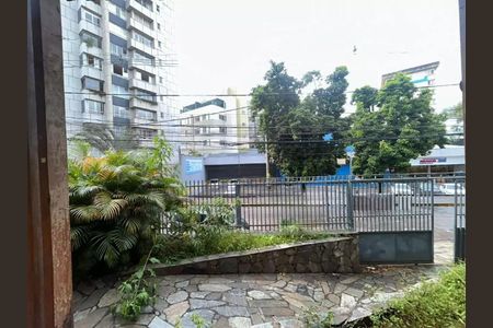 Casa para alugar com 296m², 4 quartos e 3 vagas Casa para alugar com 296m², 4 quartos e 3 vagasÁrea externa