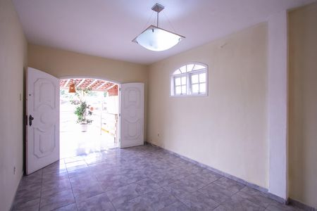 Casa para alugar com 90m², 2 quartos e sem vaga Casa para alugar com 90m², 2 quartos e sem vagaSala