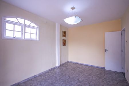 Casa para alugar com 90m², 2 quartos e sem vaga Casa para alugar com 90m², 2 quartos e sem vagaSala
