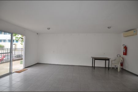 Apartamento para alugar com 42m², 2 quartos e sem vagaÁrea comum - Salão de festas