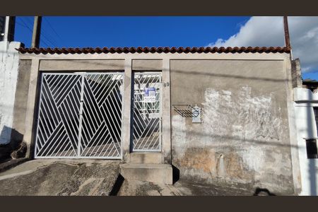 Casa para alugar com 175m², 2 quartos e 2 vagasFachada
