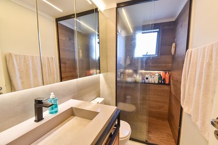 Apartamento à venda com 68m², 2 quartos e 1 vaga Apartamento à venda com 68m², 2 quartos e 1 vagaBanheiro da suíte