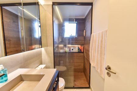 Apartamento à venda com 68m², 2 quartos e 1 vaga Apartamento à venda com 68m², 2 quartos e 1 vagaBanheiro da suíte