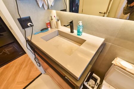 Apartamento à venda com 68m², 2 quartos e 1 vaga Apartamento à venda com 68m², 2 quartos e 1 vagaBanheiro da suíte