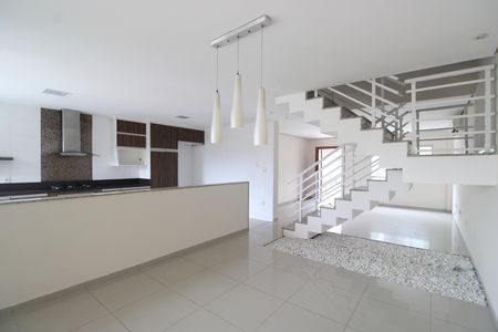 Casa de condomínio para alugar com 180m², 3 quartos e 1 vagaSala