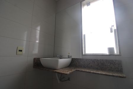 Casa de condomínio para alugar com 180m², 3 quartos e 1 vagaBanheiro suíte 3