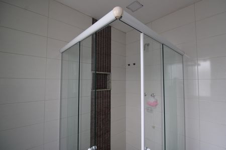 Casa de condomínio para alugar com 180m², 3 quartos e 1 vagaBanheiro suíte 3