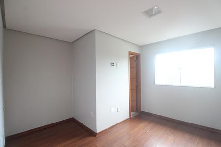 Casa de condomínio para alugar com 180m², 3 quartos e 1 vagaSuíte 1