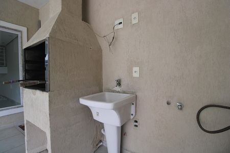 Casa de condomínio para alugar com 180m², 3 quartos e 1 vagaÁrea de serviço