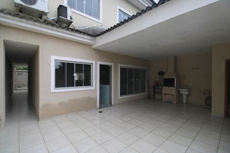 Casa de condomínio para alugar com 180m², 3 quartos e 1 vagaQuintal