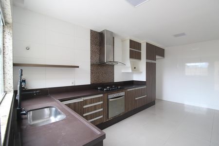 Casa de condomínio para alugar com 180m², 3 quartos e 1 vagaCozinha