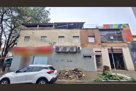 Casa para alugar com 440m², 3 quartos e 2 vagas Casa para alugar com 440m², 3 quartos e 2 vagasFachada e Adesivo HBJM-865