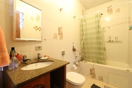 Casa para alugar com 440m², 3 quartos e 2 vagasBanheiro Social 