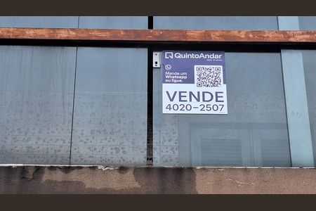 Casa para alugar com 440m², 3 quartos e 2 vagas Casa para alugar com 440m², 3 quartos e 2 vagasFachada e Adesivo HBJM-865