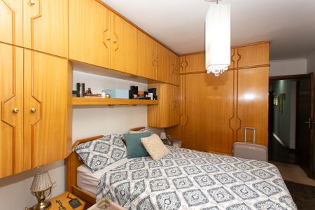 Apartamento à venda com 143m², 4 quartos e 2 vagas Apartamento à venda com 143m², 4 quartos e 2 vagasSuíte