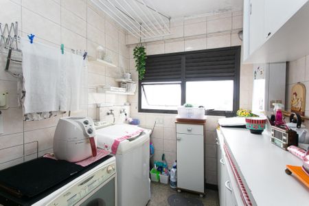Apartamento à venda com 143m², 4 quartos e 2 vagas Apartamento à venda com 143m², 4 quartos e 2 vagasÁrea de Serviço