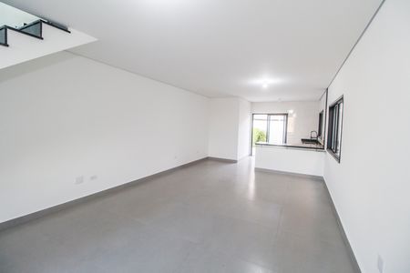 Casa de condomínio à venda com 170m², 3 quartos e 4 vagas Casa de condomínio à venda com 170m², 3 quartos e 4 vagasSala