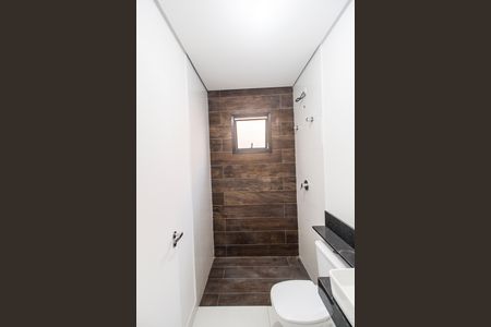 Casa de condomínio à venda com 170m², 3 quartos e 4 vagas Casa de condomínio à venda com 170m², 3 quartos e 4 vagasBanheiro da Suíte