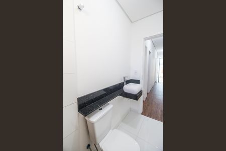 Casa de condomínio à venda com 170m², 3 quartos e 4 vagas Casa de condomínio à venda com 170m², 3 quartos e 4 vagasBanheiro 2