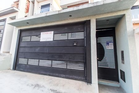 Casa de condomínio à venda com 170m², 3 quartos e 4 vagas Casa de condomínio à venda com 170m², 3 quartos e 4 vagasVista da Rua