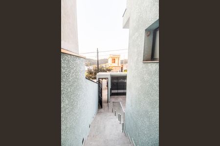 Casa de condomínio à venda com 170m², 3 quartos e 4 vagas Casa de condomínio à venda com 170m², 3 quartos e 4 vagasEntrada