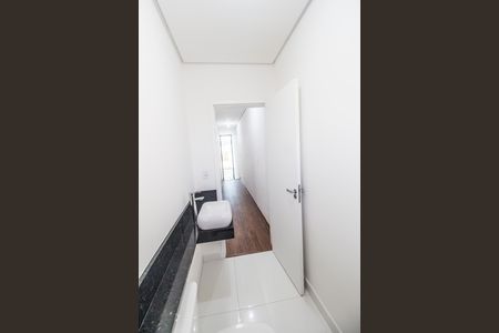 Casa de condomínio à venda com 170m², 3 quartos e 4 vagas Casa de condomínio à venda com 170m², 3 quartos e 4 vagasBanheiro 2