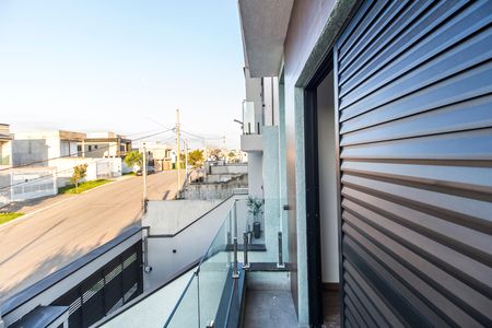 Casa de condomínio à venda com 170m², 3 quartos e 4 vagas Casa de condomínio à venda com 170m², 3 quartos e 4 vagasSacada