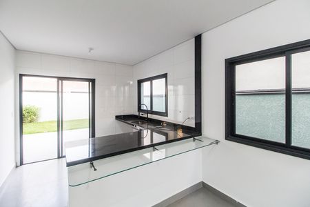 Casa de condomínio à venda com 170m², 3 quartos e 4 vagas Casa de condomínio à venda com 170m², 3 quartos e 4 vagasCozinha