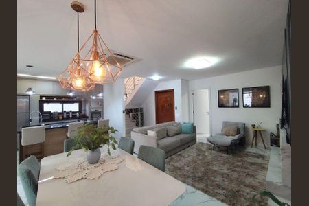 Casa de condomínio para alugar com 330m², 5 quartos e 3 vagas