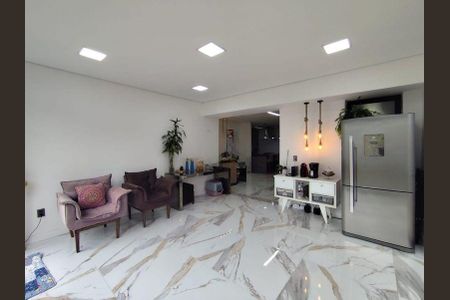 Casa de condomínio para alugar com 330m², 5 quartos e 3 vagas