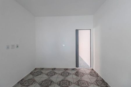 Casa à venda com 80m², 1 quarto e 2 vagasSala