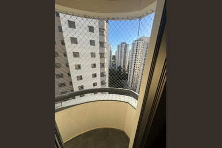 Apartamento para alugar com 117m², 3 quartos e 3 vagas Apartamento para alugar com 117m², 3 quartos e 3 vagasVaranda