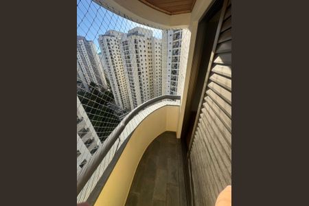 Apartamento para alugar com 117m², 3 quartos e 3 vagas Apartamento para alugar com 117m², 3 quartos e 3 vagasVaranda