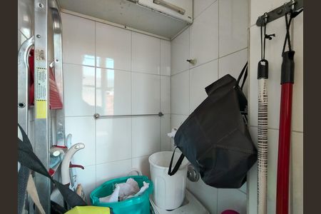 Apartamento à venda com 54m², 2 quartos e 1 vaga Apartamento à venda com 54m², 2 quartos e 1 vagaBanheiro de serviço