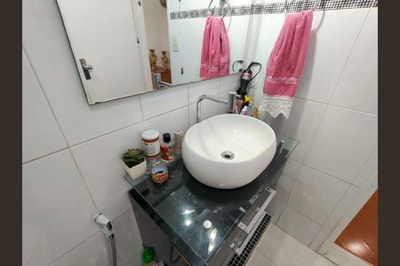 Banheiro Corredor de apartamento à venda com 2 quartos, 54m² em Grajaú, Rio de Janeiro