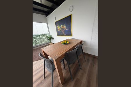 Apartamento à venda com 74m², 1 quarto e 1 vaga Apartamento à venda com 74m², 1 quarto e 1 vagaSala de Jantar