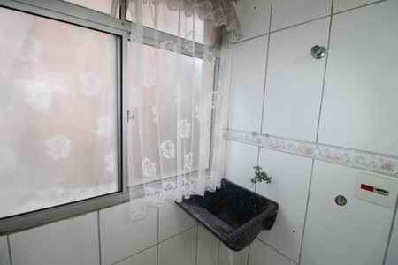 Apartamento para alugar com 60m², 3 quartos e 1 vagaÁrea de Serviço