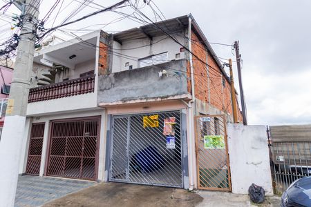 Casa à venda com 333m², 2 quartos e 2 vagas Casa à venda com 333m², 2 quartos e 2 vagasFachada