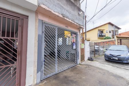 Casa à venda com 333m², 2 quartos e 2 vagas Casa à venda com 333m², 2 quartos e 2 vagasFachada