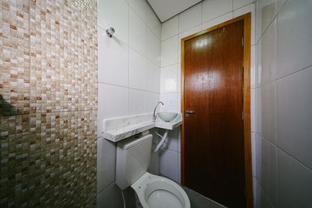 Casa à venda com 80m², 3 quartos e 1 vaga Casa à venda com 80m², 3 quartos e 1 vagaBanheiro