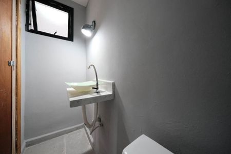 Casa à venda com 80m², 3 quartos e 1 vagaLavabo