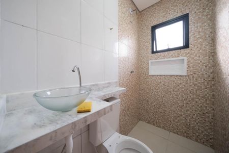 Casa à venda com 80m², 3 quartos e 1 vagaBanheiro