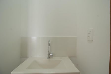 Apartamento para alugar com 38m², 2 quartos e sem vaga Apartamento para alugar com 38m², 2 quartos e sem vagaBanheiro
