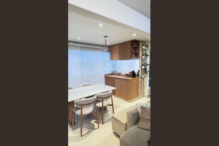 Apartamento à venda com 79m², 2 quartos e 1 vaga Apartamento à venda com 79m², 2 quartos e 1 vagaVaranda