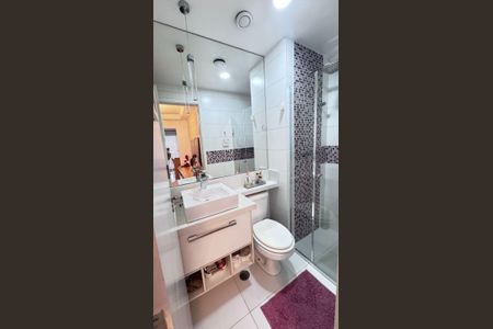 Apartamento à venda com 79m², 2 quartos e 1 vaga Apartamento à venda com 79m², 2 quartos e 1 vagaBanheiro