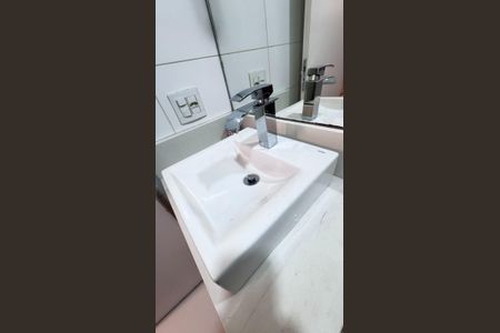 Apartamento à venda com 79m², 2 quartos e 1 vaga Apartamento à venda com 79m², 2 quartos e 1 vagaBanheiro