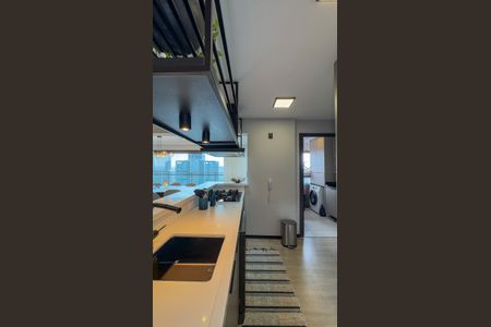 Apartamento à venda com 109m², 3 quartos e 2 vagas Apartamento à venda com 109m², 3 quartos e 2 vagasCozinha e Área de Serviço