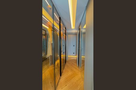 Apartamento à venda com 109m², 3 quartos e 2 vagas Apartamento à venda com 109m², 3 quartos e 2 vagasCloset da suíte
