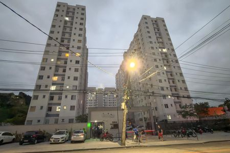 Apartamento para alugar com 45m², 2 quartos e 1 vaga Apartamento para alugar com 45m², 2 quartos e 1 vagaFachada