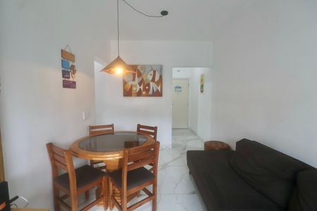 Sala de apartamento para alugar com 3 quartos, 85m² em Jardim Tejereba, Guarujá